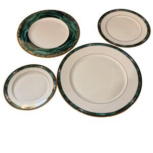 Lenox VTG “Kelly” 4 pc gold trim includes butter, salad, lunch, dinner plates-E